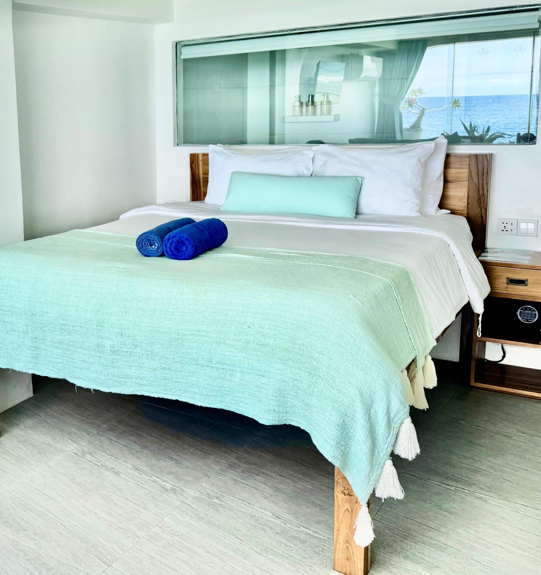 Bale Bingin Beachfront Stay Uluwatu  Room photo