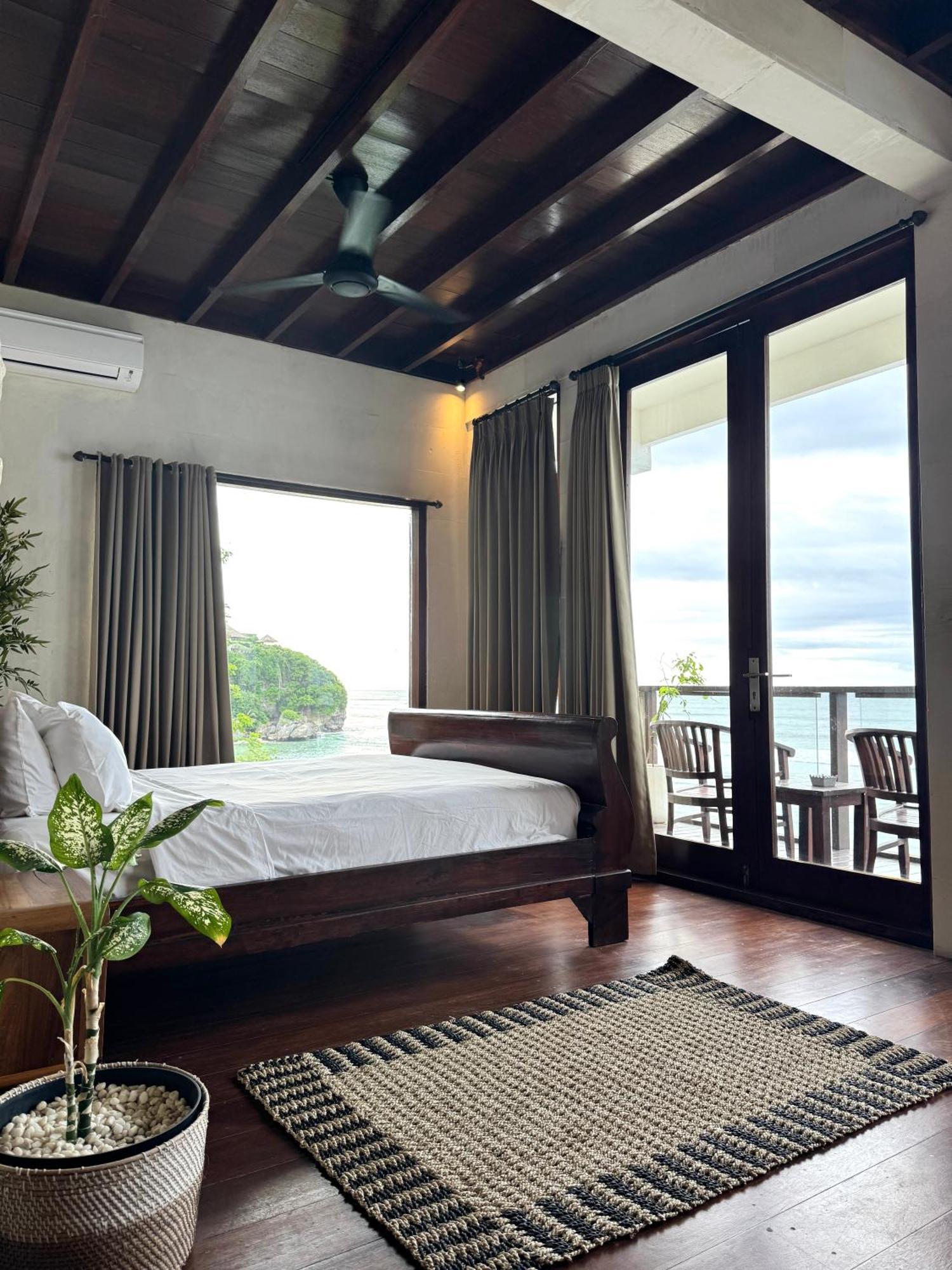Bale Bingin Beachfront Stay Uluwatu  Room photo